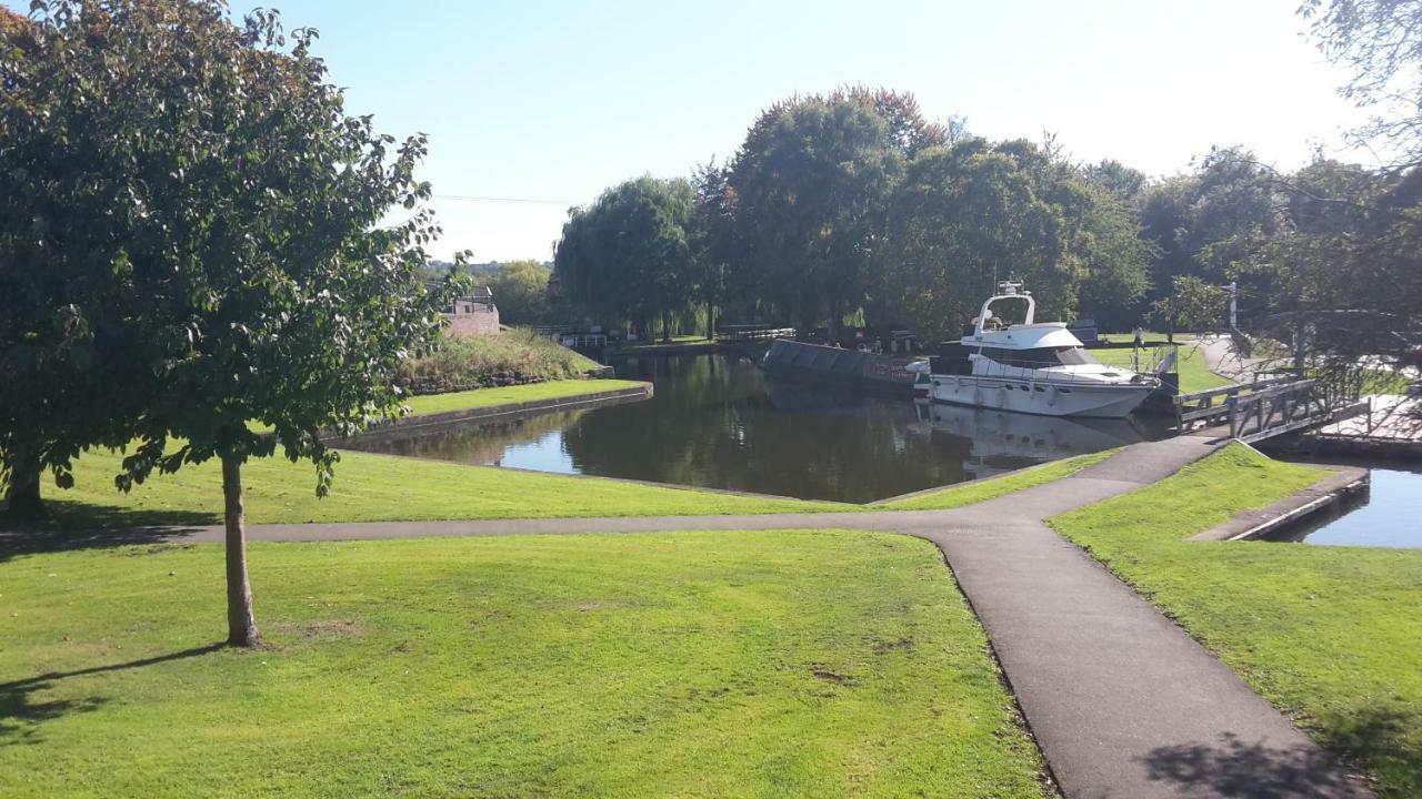 River View Apartment Stourport エクステリア 写真