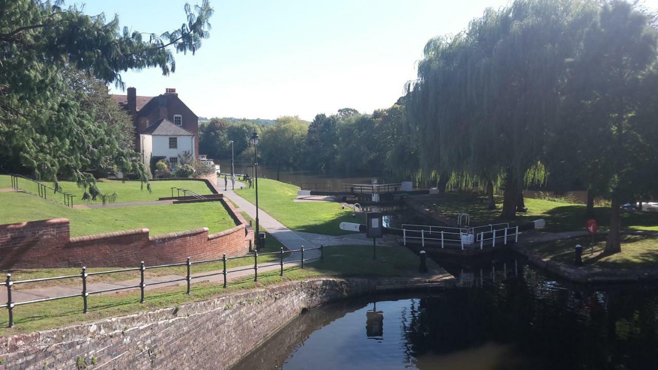 River View Apartment Stourport エクステリア 写真
